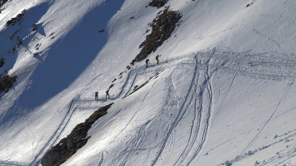 Lappello Agli Scialpinisti Evitate Le Piste Anche Di Notte Mezzi In