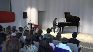 Lezione-concerto al Liceo Renier per il pianista Menegardi, venerdì il recital al Teatro Buzzati